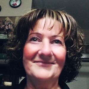 Meet your Posher, Debi